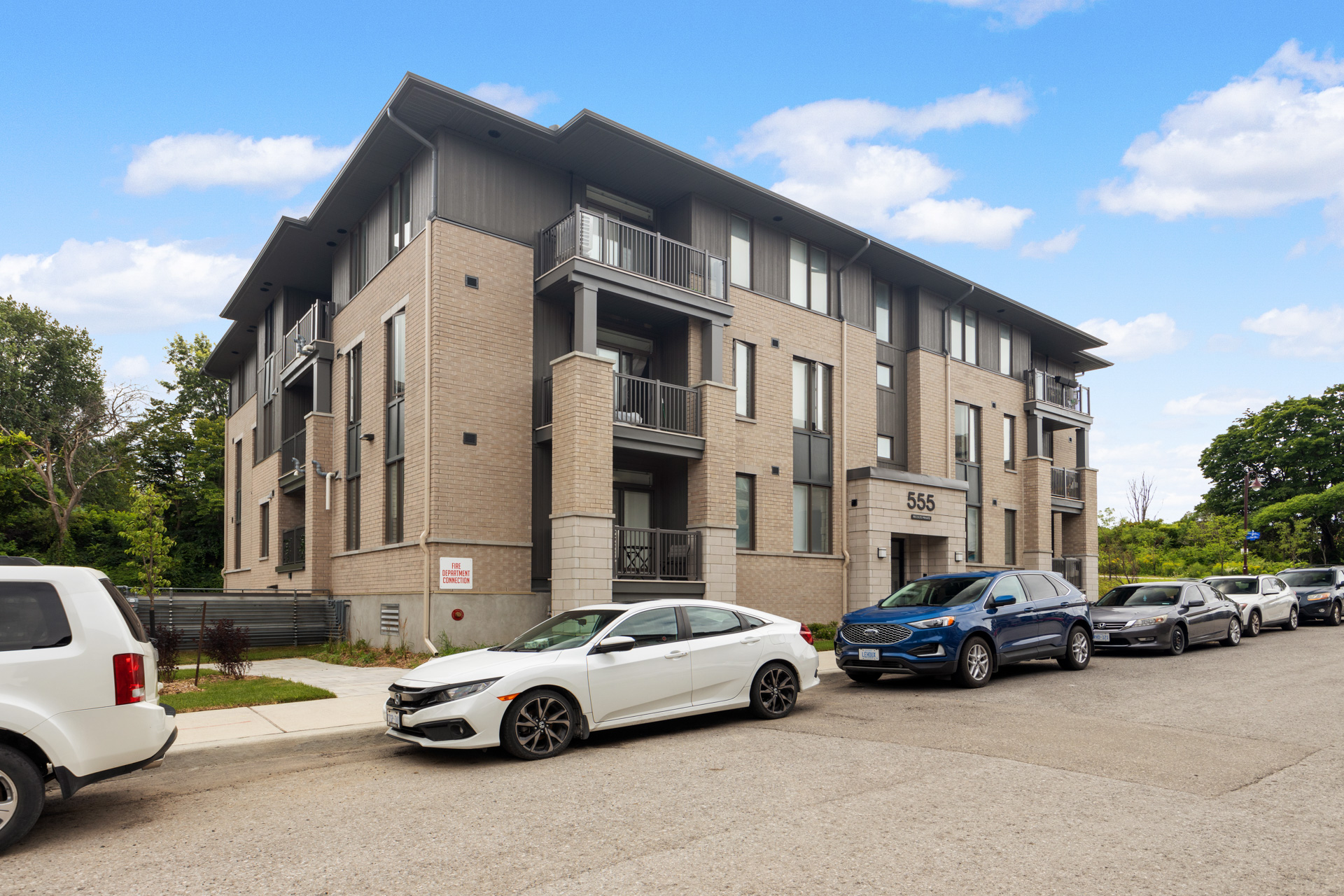 Hillview Apts Orleans Ontario - Exterior